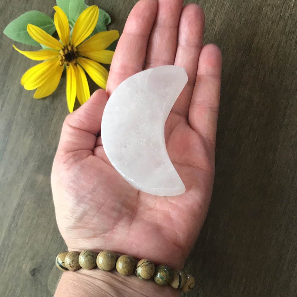 Selenite Crystal moon ๐ - Picture 5 of 5